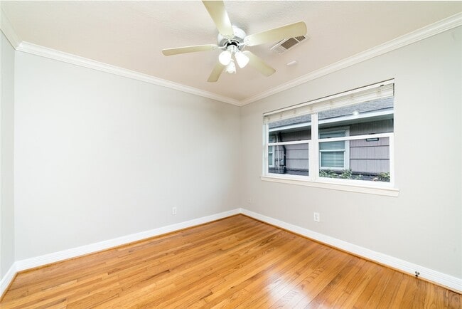 Building Photo - 4405 Marina St