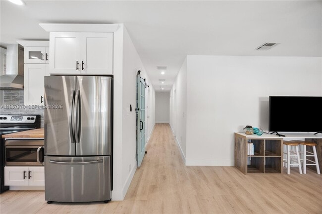 Building Photo - 1070 Tyler St