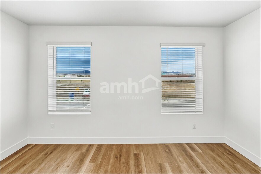 Building Photo - 5499 Damfield Ln