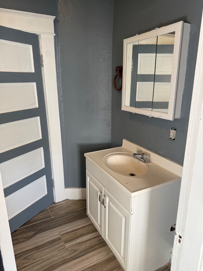 Building Photo - 286 Park St