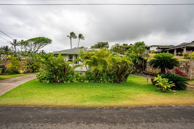 Building Photo - 41-020 Ehukai St