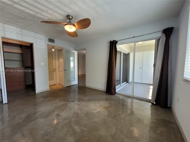 Building Photo - 2890 N Oakland Forest Dr