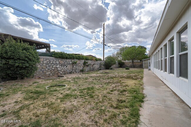 Building Photo - 9632 Gairloch Dr