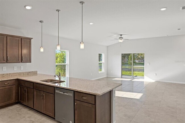 Building Photo - 7035 W Price Blvd