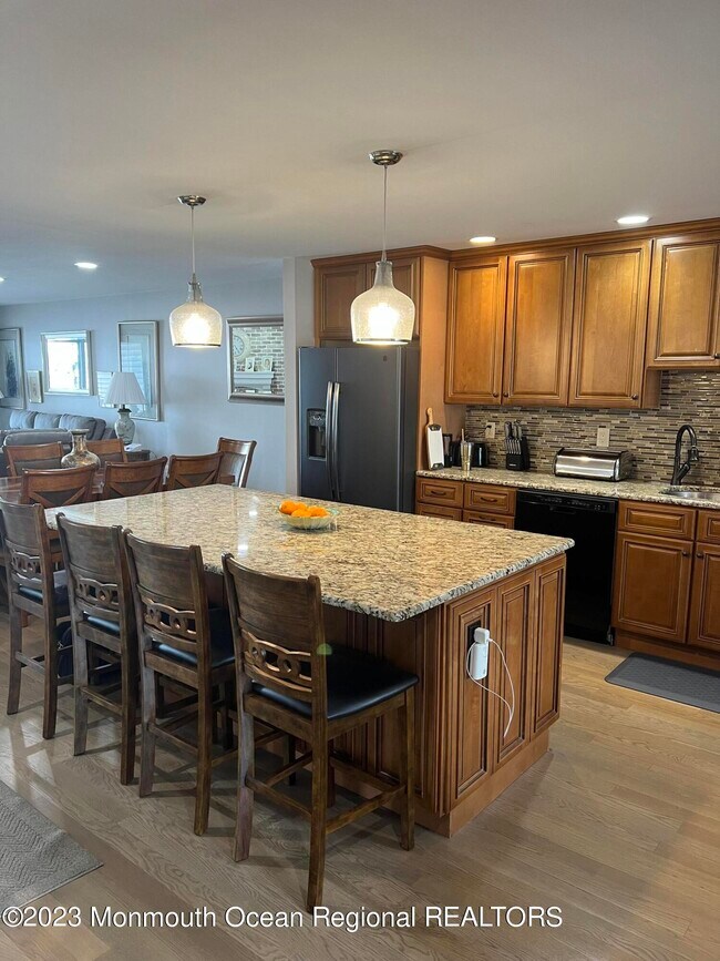 Building Photo - 85 E Water St