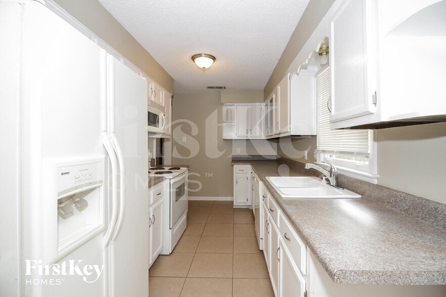 Building Photo - 4516 Leatherwood Ave