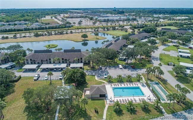Building Photo - 32 Plantation Dr