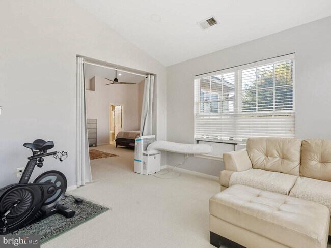 Building Photo - 14301 Autumn Crest Rd