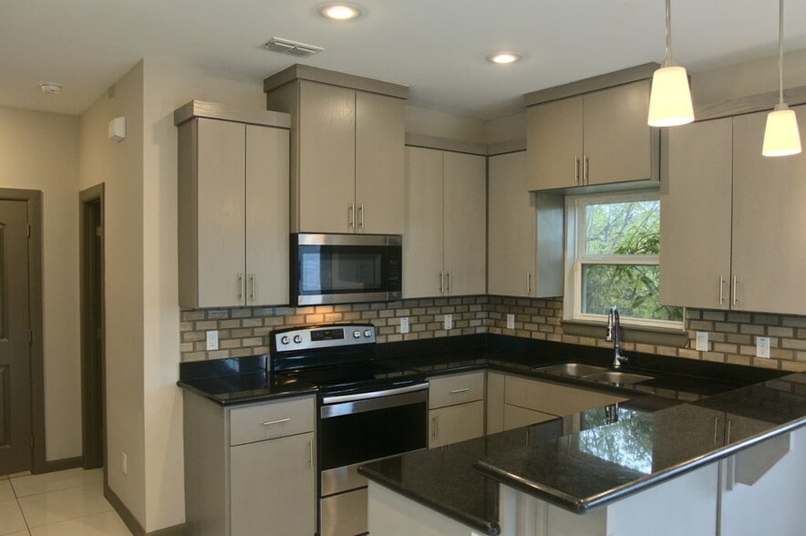 Building Photo - 4012 Whitewing Ave