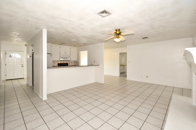 Building Photo - 3477 E Cuadrilla Ln