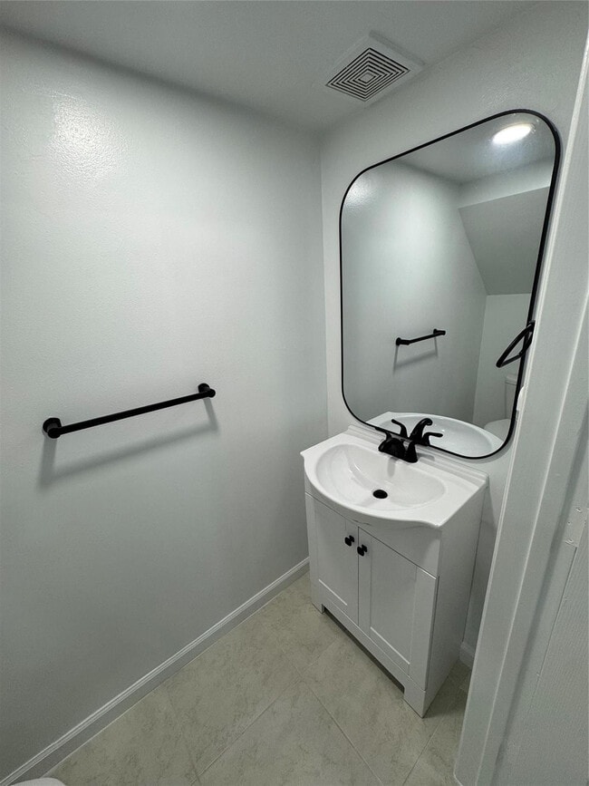 Building Photo - 3102 Coral Ridge Dr