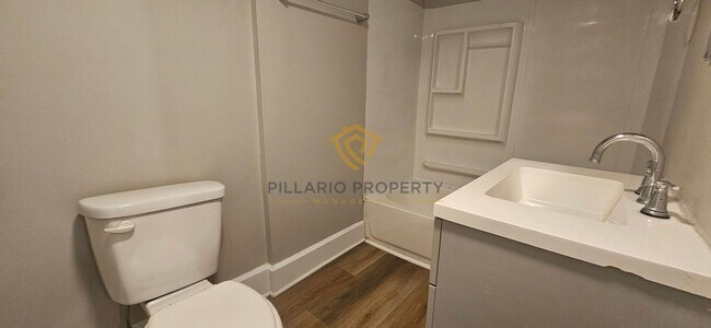 Building Photo - 3329-3331 Boulevard Place