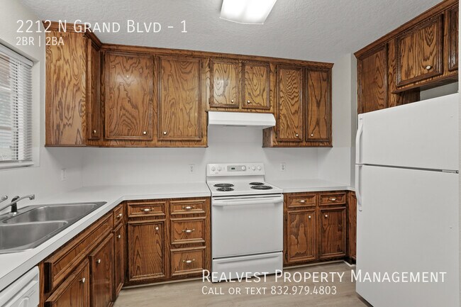 Building Photo - 2212 N Grand Blvd