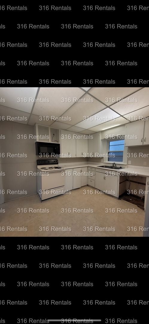 Building Photo - $1175 - 3 bed 1 bath - Single Family Home