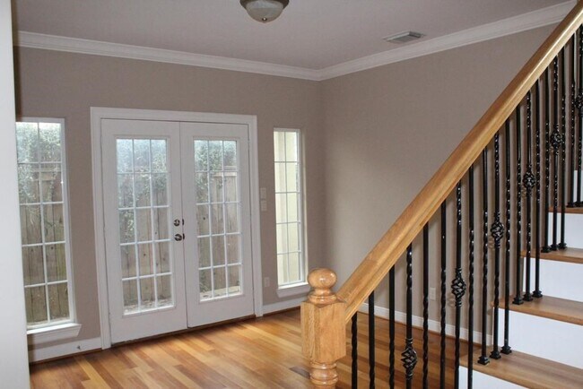 Building Photo - 1324 Birdsall St