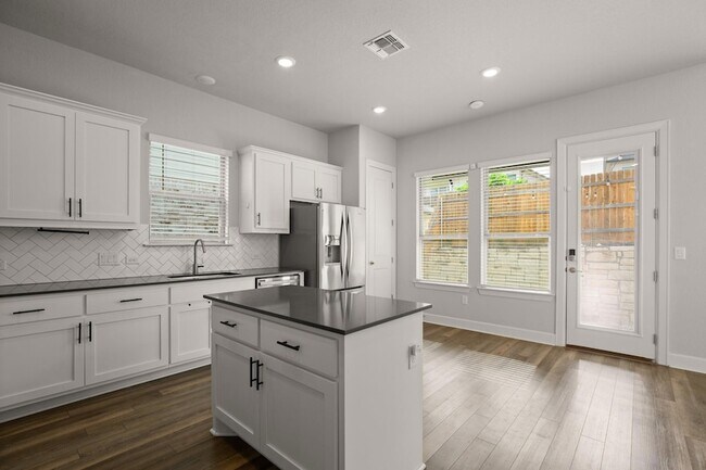 Building Photo - 12809 Stanford Dr