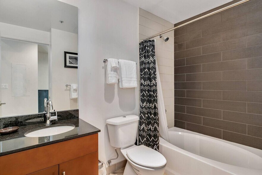 Building Photo - 1325 Stout St