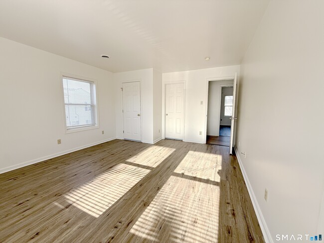 Building Photo - 209 Hamilton St