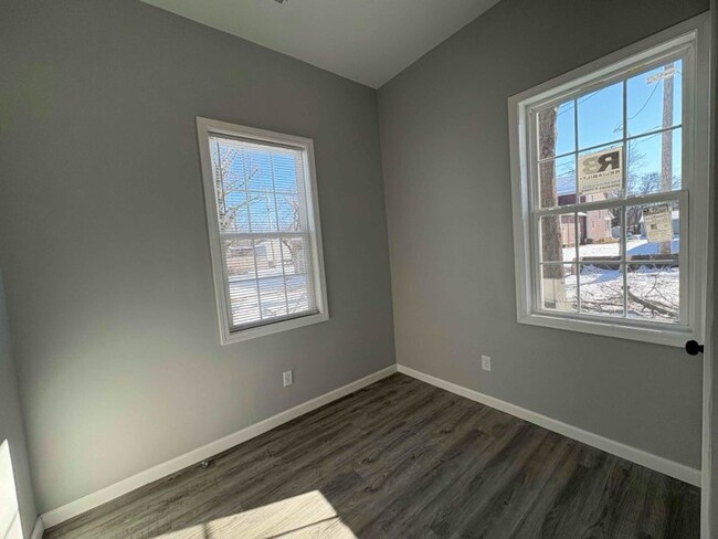 Building Photo - Two Bedroom | Completely Updated