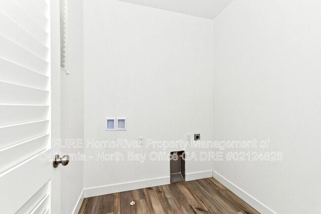 Building Photo - 1581 Country Manor Dr