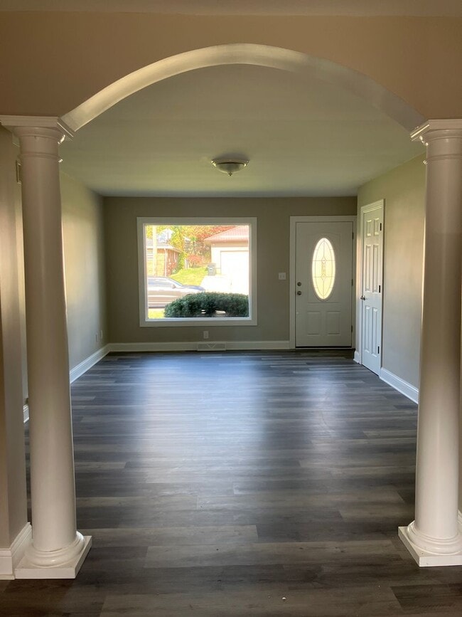 Building Photo - 2406 Triplett Blvd