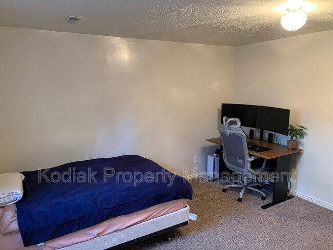 Building Photo - 1737 E 2800 N