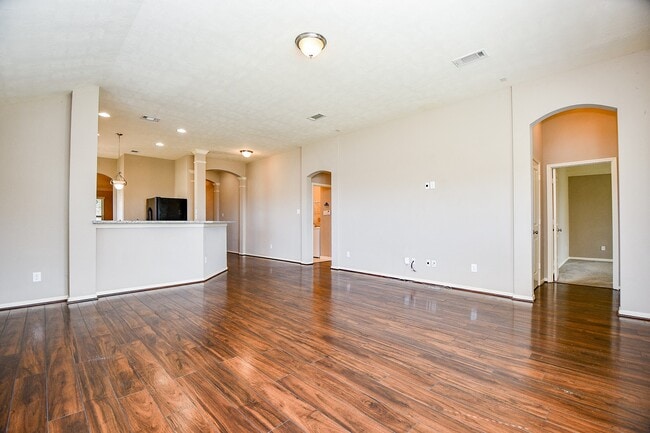Building Photo - 2023 Manchester Crossing Dr