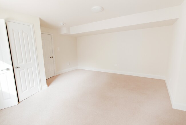 Building Photo - 3164 Lawrin Ct