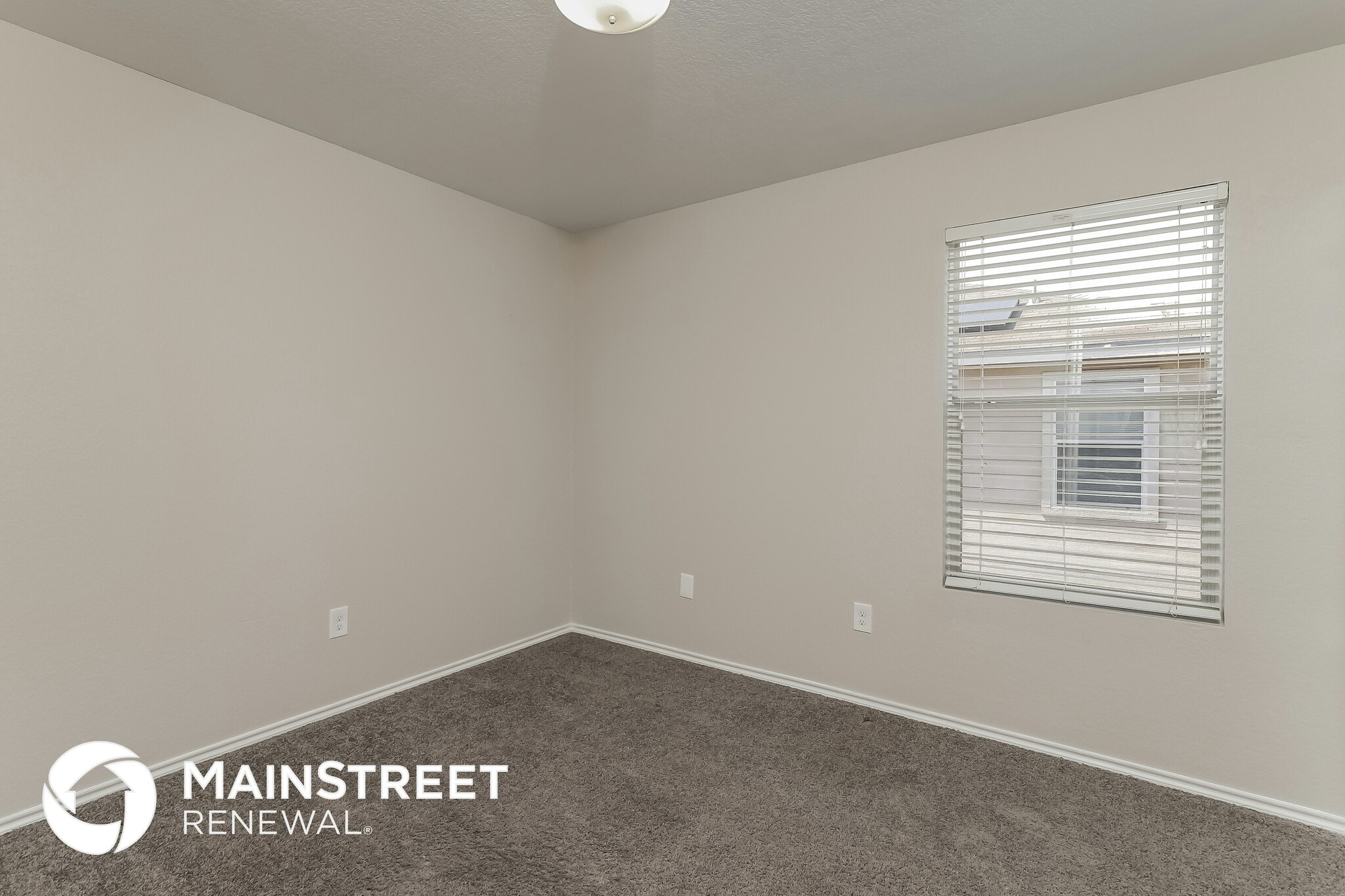 Building Photo - 9338 Durham Ledge