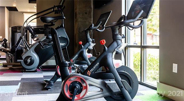 Building Photo - 1310 Iris Dr