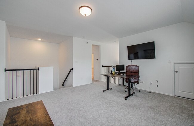 Building Photo - 4722 Crest Hill Dr