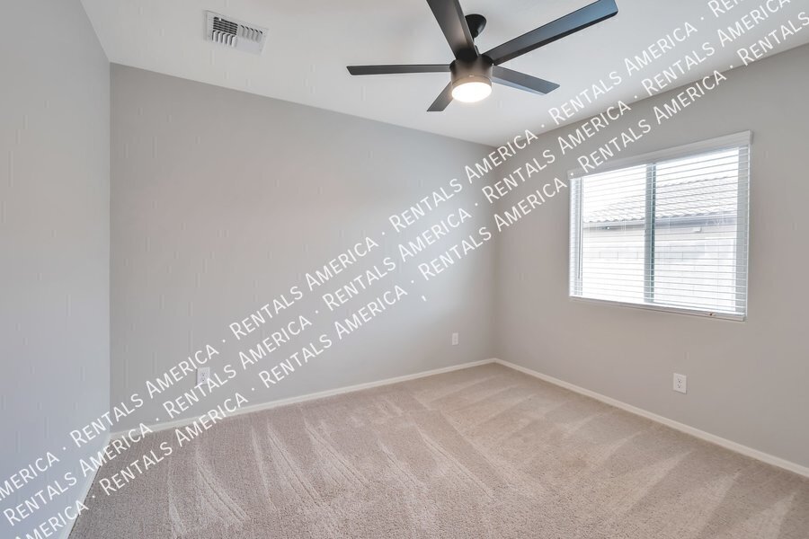 Building Photo - 495 W Geib Ave