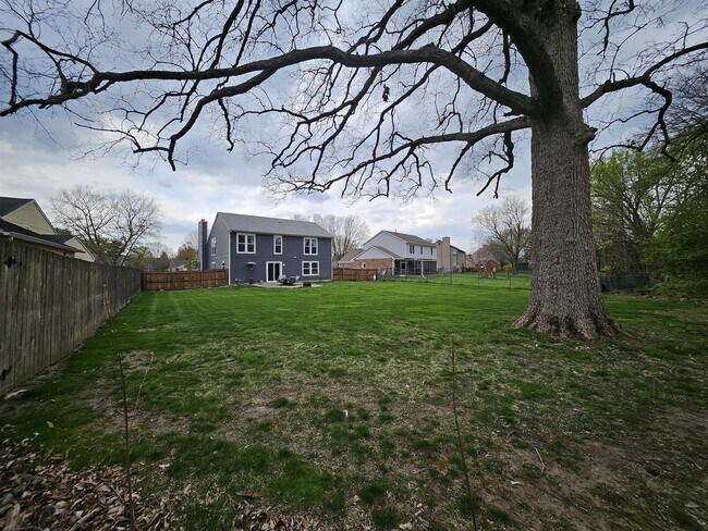 Building Photo - 7645 Bayridge Dr