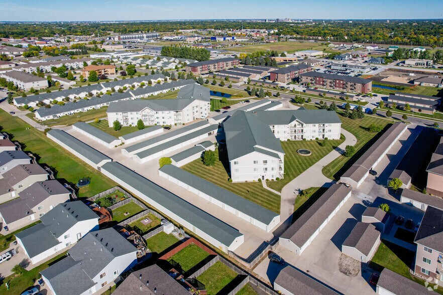Primary Photo - Crossings at Water's Edge