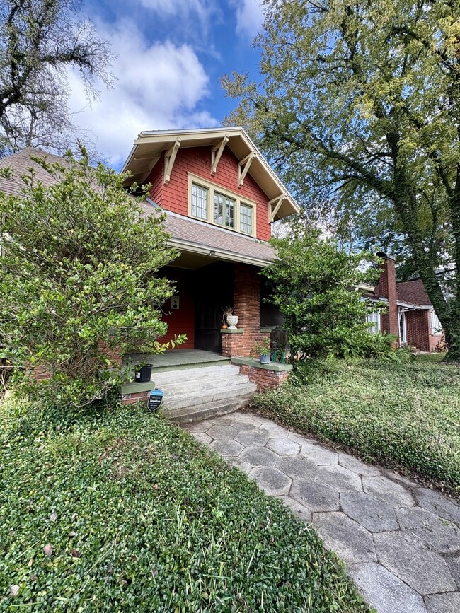 Building Photo - 2043 Dellwood Ave