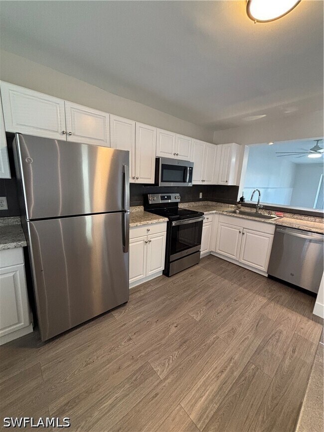 Building Photo - 7800 Emerald Cir