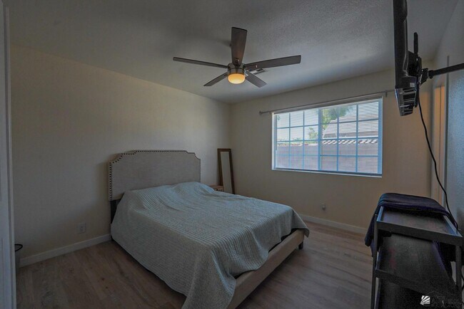 Building Photo - 2146 S 47th Ave