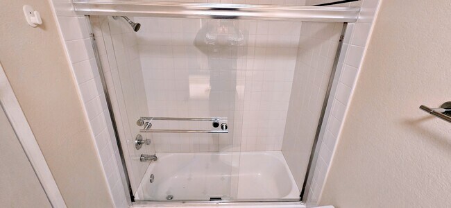 Building Photo - 277 Pleasant St