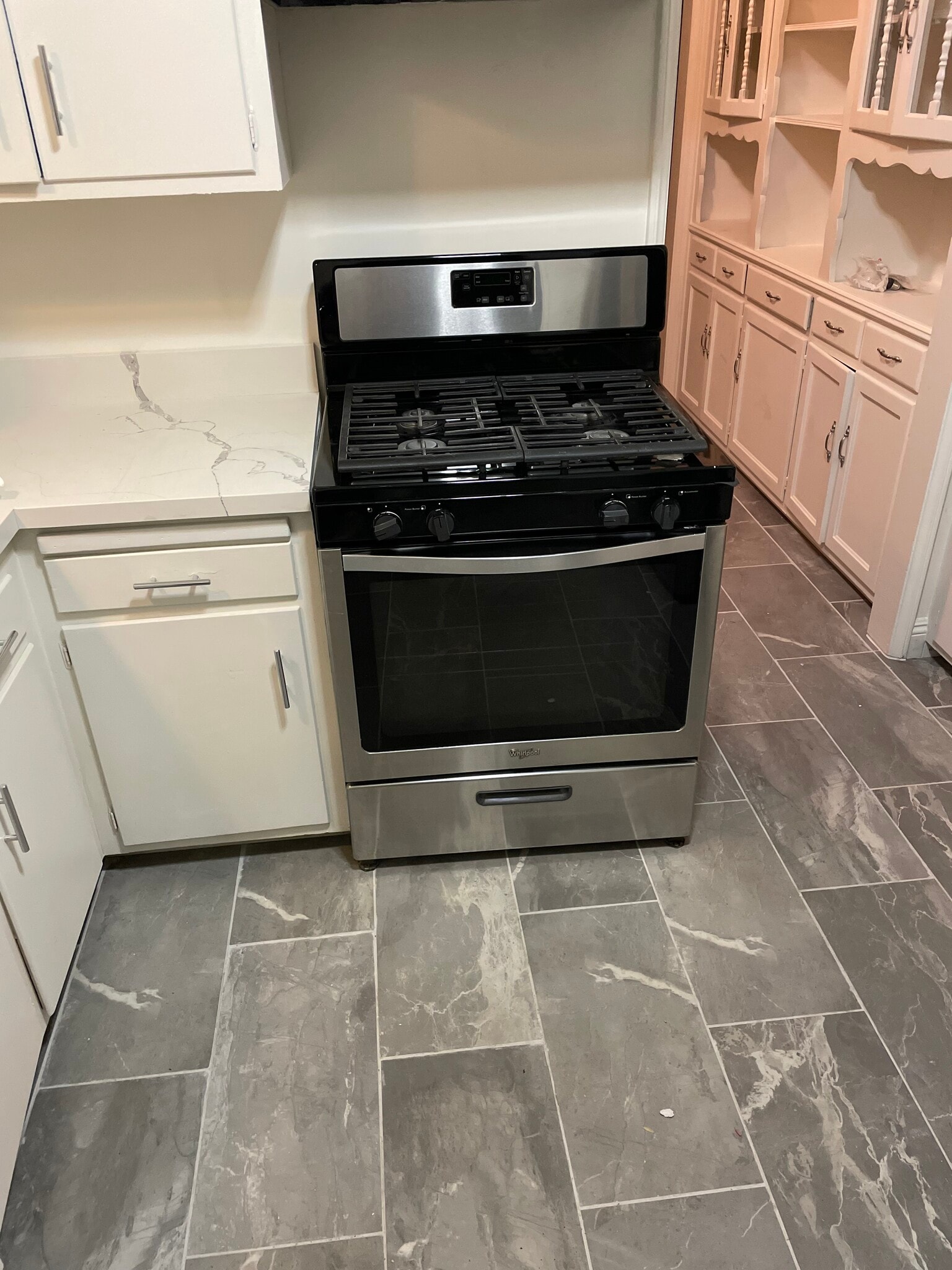 Kitchen - 1226 S Longwood Ave