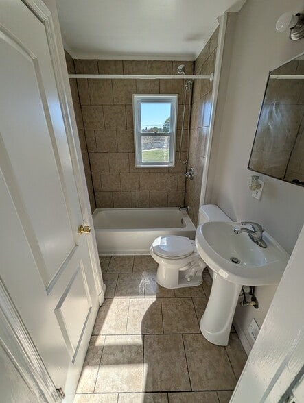 Building Photo - 3831 Shannon Dr