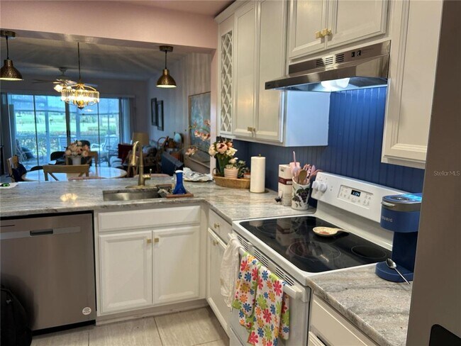 Building Photo - 433 Cerromar Ln