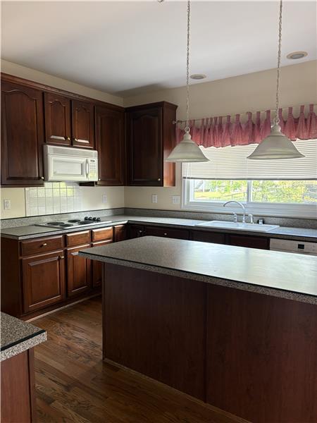 Building Photo - 10201 Hartwood Ct