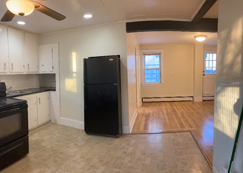 Building Photo - 28 1/2 grove st300 Grv