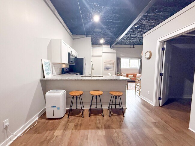 Building Photo - 209 S Church St