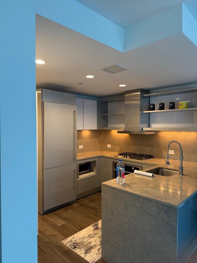 Building Photo - 77 Hudson St