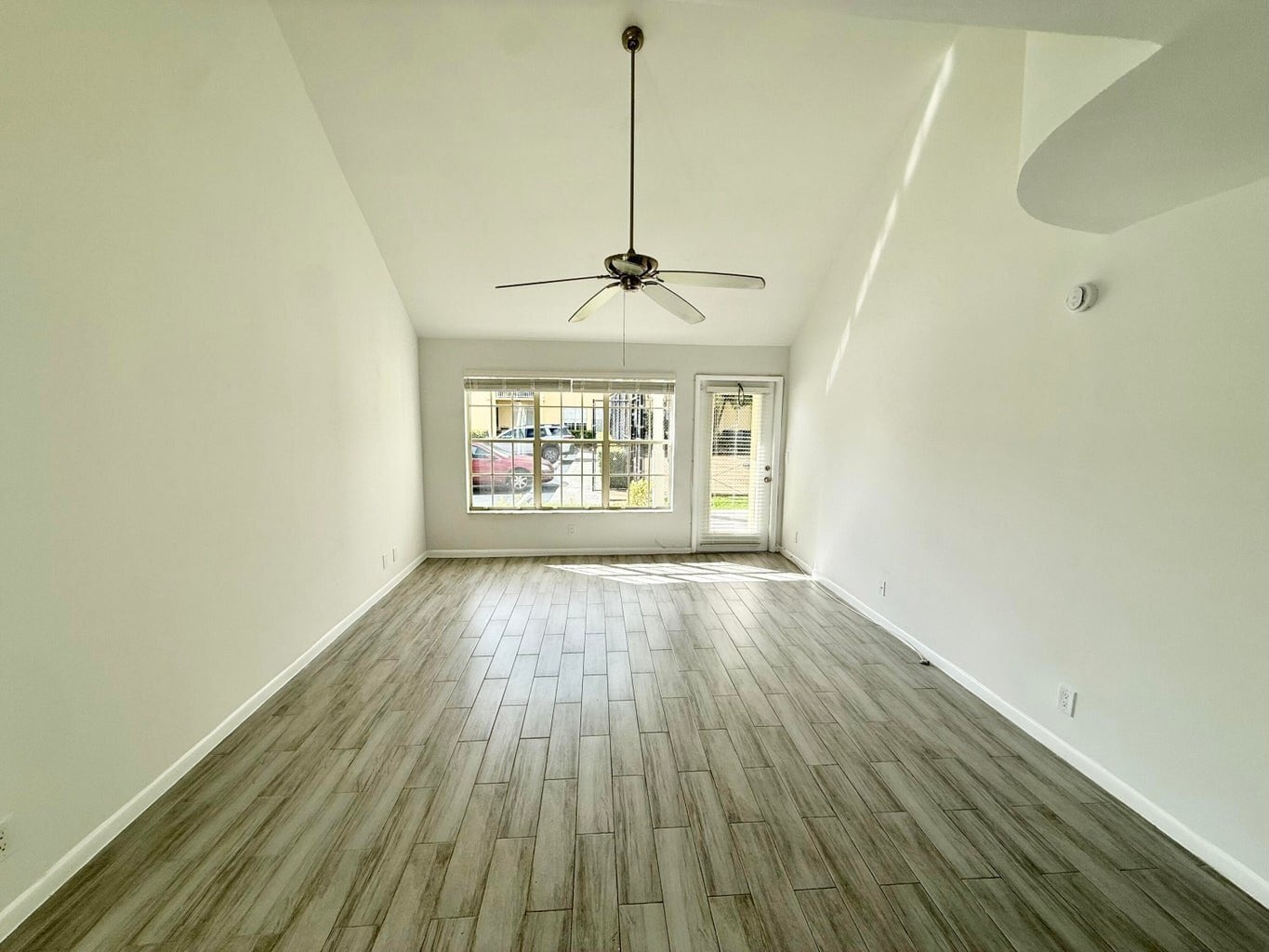 Building Photo - 6307 La Costa Dr