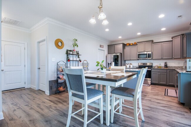 Building Photo - 110 Evergreen Frst Dr