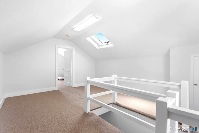 Building Photo - 1872 Bedford St