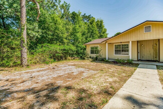 Building Photo - 10150 Guidy Ln