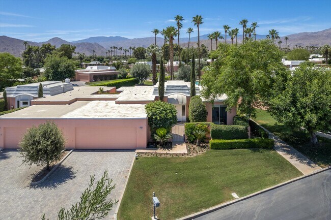 Building Photo - 47432 Medina Dr W